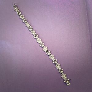 Silver Paws! 🐾 Sterling silver paw bracelet.